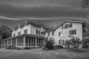 18th-century timber frame house remodeled in 1859